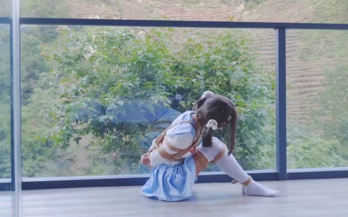 The Scenery Inside the Window Is so Wonderful