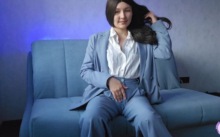 The Secretary, Coming Home From Work, Shows Her Body and Masturbates