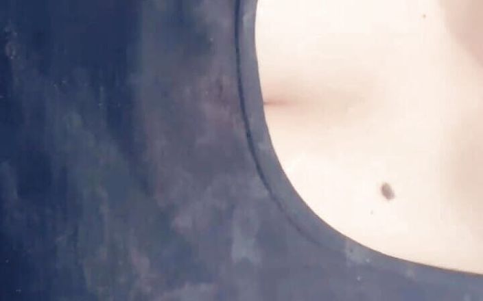 Today Exclusive-sexy Desi Bhabhi Showing Boob...