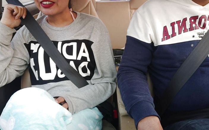 Took off Her Clothes and Got Fucked Hard in an Indian Moving Car