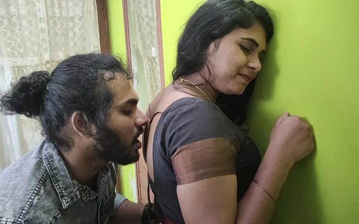 Vaishnavy Ass Lick in Saree by Sharun Raj, Mallu Couple Hot Saree Ass Romanc