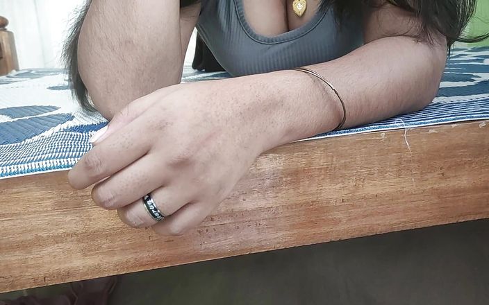 Vaishnavy Shimmy Hot Boobs Press with Ass Press on Mini Skirt, Shimmy and Mini Skirt Mallu Couple Romance, Mallu Hot Romance