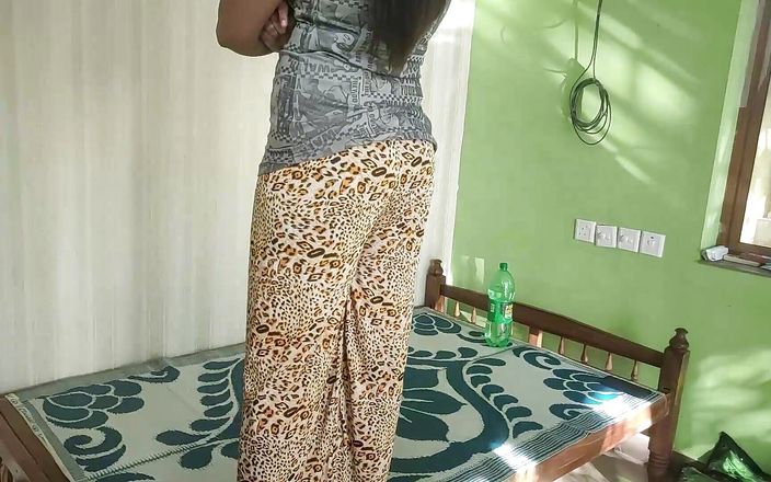 Vaishnavy Tracks and Top Ass Romance, Mallu Bhabhi Ass Romance, Indian Couple Hot Ass Kiss Romance, Boy Smells Girl's Ass Hole