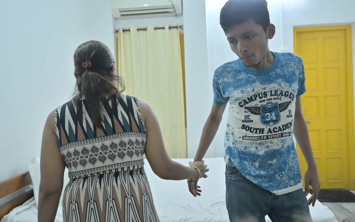 Young 18 Year Old Boy Fucking Mature Indian Pornstar in Hotel