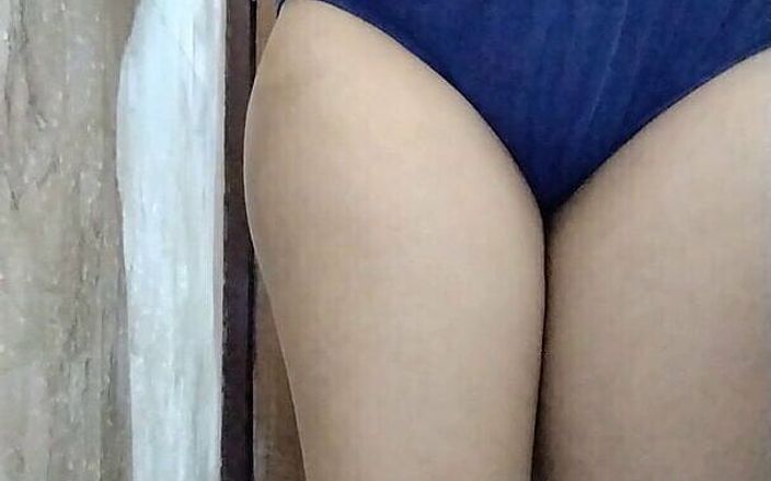 Young college girl tight pussy bathing with hot navel