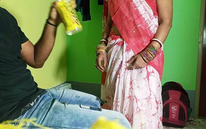 Zomato boy who came to deliver food was tricked and got pussy fucked